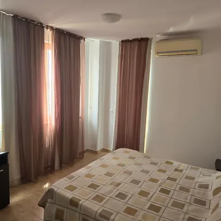 хелиос 公寓 *